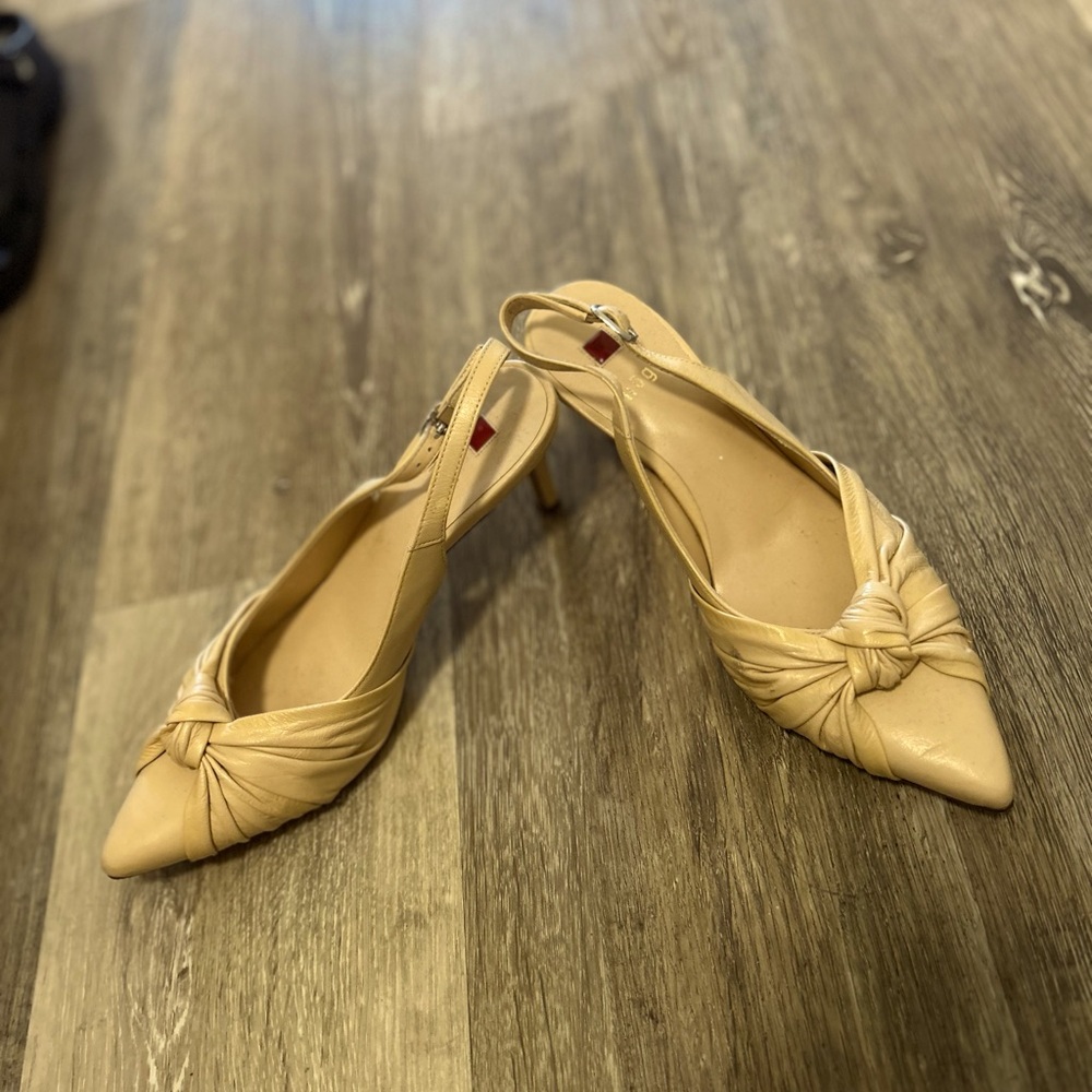 heel sandals